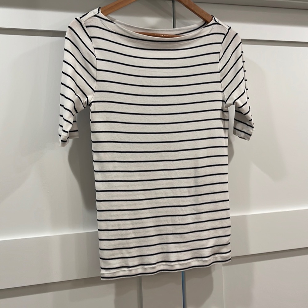 Gap shirt